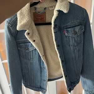 Levi’s trucker denim jacket